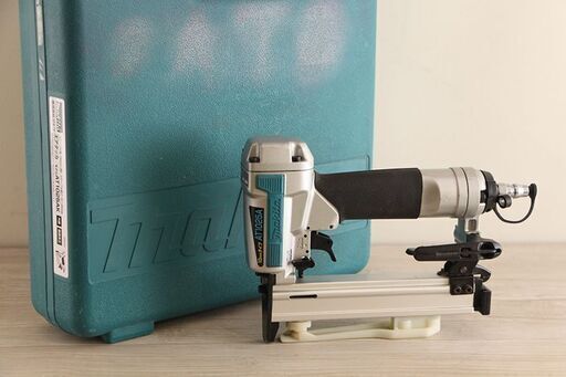 makita マキタ エアータッカー 10mm AT1025AK (D4358ywxY)