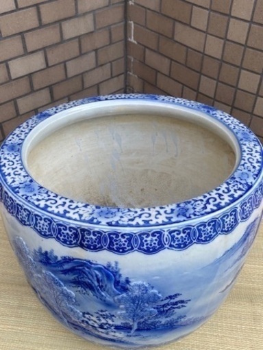 火鉢 陶器鉢 染付 睡蓮鉢 金魚鉢 アンティーク 有田焼 花柄彫り
