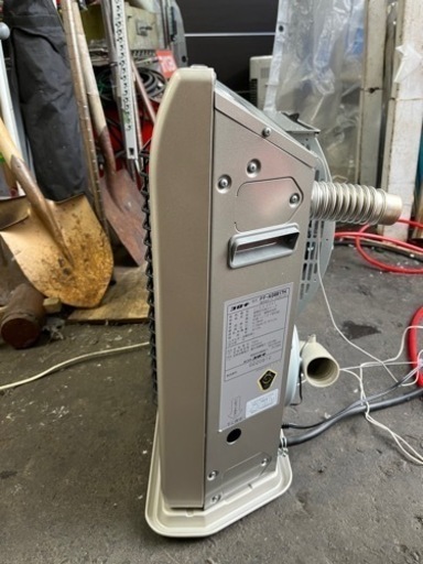 コロナ　アグレシオ アグレシオ｜寒冷地用大型ストーブ｜株式会社コロナ