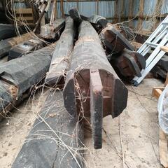 200年前の古民家の梁や柱