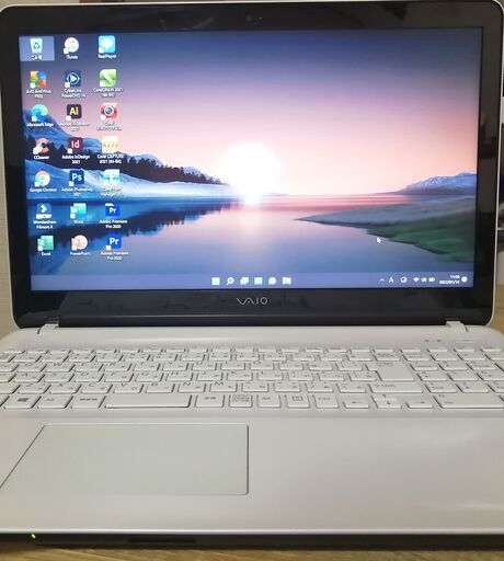 Vaioノートパソコン i3（中古）、4GBのメモリ、SSD240GB、15.6画面、Intel HD Graphics 530、Windows10, Office2021, Photoshop2021, Illustrator2021,Corel2021, AdobePremiere2020等。