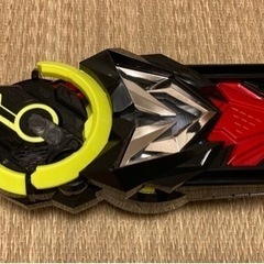 どなた様か 仮面ライダーのベルト を安く譲ってください❗️