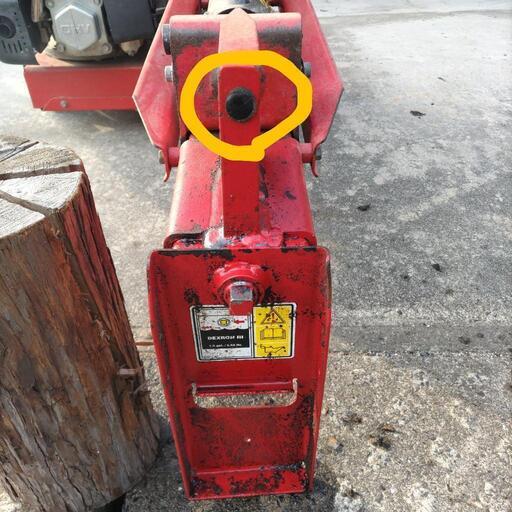 取引連絡中）MTD エンジン式薪割機 破砕力8t（中古）