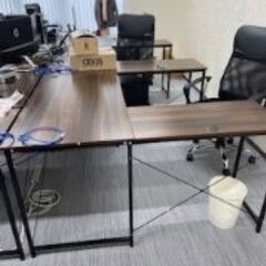 オフィスの机、椅子セット