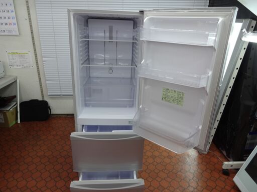 ID 013773　冷蔵庫　３ドア　264L　２０１４年製　SJ-ES26Y-S ID 013773 冷蔵庫 3ドア 264L 2014年製 SJ-ES26Y-S