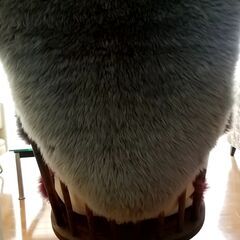 ムートンラグと同じ仕様のクッション2個をお譲りします。