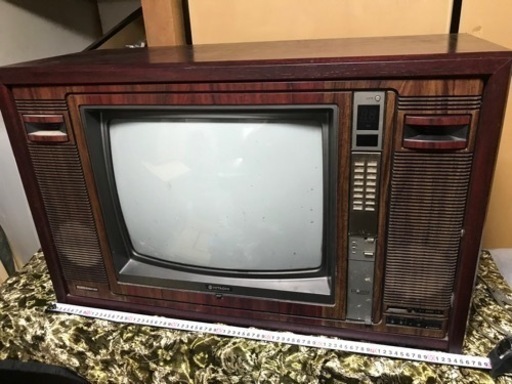 貴重な昔のテレビ 日立製 HITACHI