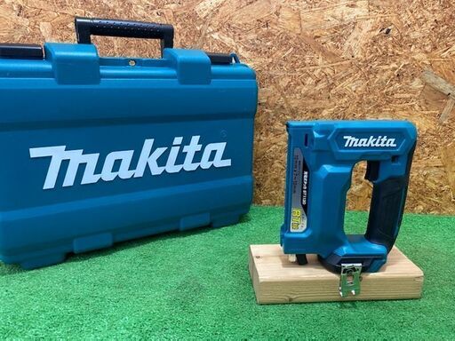 70　充電式タッカ　マキタ　ST113DZK　中古美品