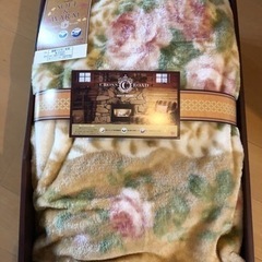 薔薇柄マイヤー毛布　新品