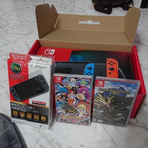 任天堂Switch 値下げです。新品 未使用未開封です。本体のみです。カード付き