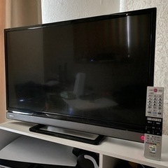 TOSHIBA 東芝　32インチ　液晶テレビ