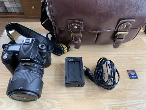 Nikon D90 VRレンズキット18-105,16GB SDカード、カメラバッグ付き