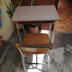 学校机椅子