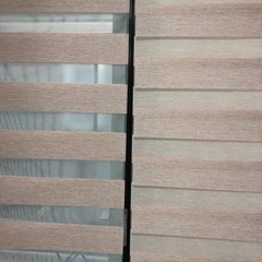 調光ロールスクリーン　ピンク