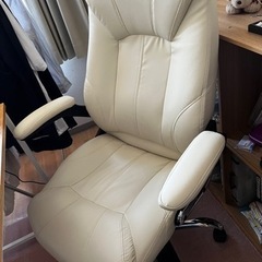【値下げしました】白い椅子