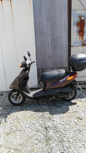 箱付き　原付きスクーター　買い物　配達ジョグ