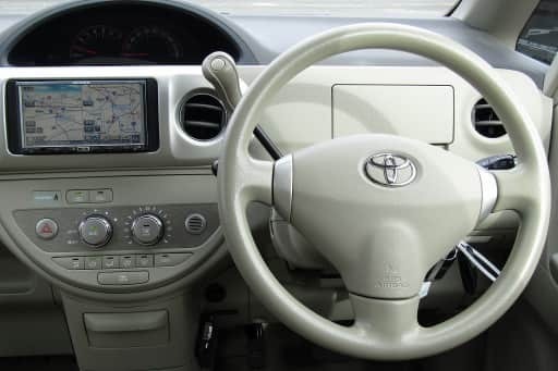 カワイイ車です 赤色の車体で他と差をつける 小回りが利いて運転しやすい オトロン八王子店 相模原のポルテの中古車 ジモティー