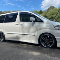 アルファード AYH30W新車外しタイヤ