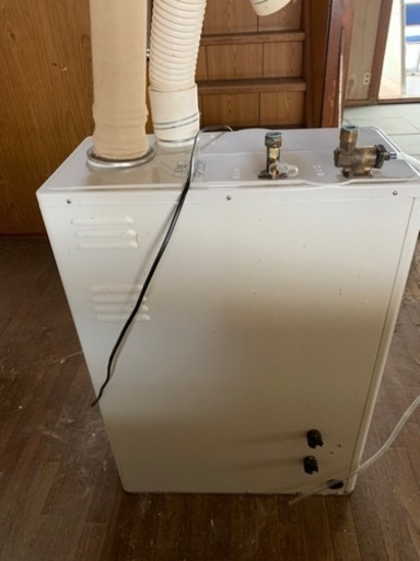2022年4月29日12時から13時に直接引き取り可能な方限定】石油給湯器
