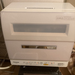 Panasonic食器洗い乾燥機品　NP-TR8-W
