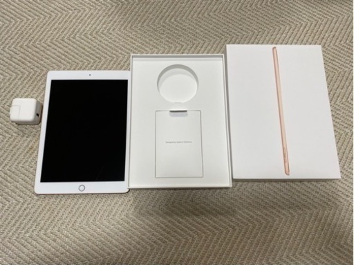 【取引中】APPLE iPad 6世代 WI-FI 32GB 2018 ゴールド