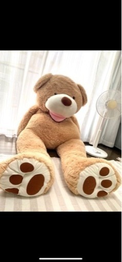 大きなクマのぬいぐるみ