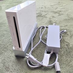 【ジャンク】Wii本体、ACアダプタ、縦置きスタンド