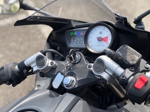 【交換・下取可】 貴重‼️ ヤマハ YZF - R 125 人気のマッドブラック‼️ ゴールドホイール✨　逆輸入車　正規車両‼️ 多数整備済み‼️ 本格派スポーツのフルサイズモデル✨　125ccで維持費も格安‼️ ツーリングや通勤通学にも✨　この機会に格安にて‼️ 交換・下取可】 貴重‼️ ヤマハ YZF - R 125 人気のマッドブラック