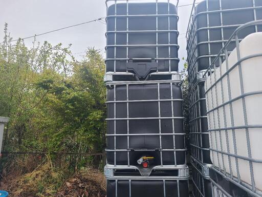 引取り限定　貯水タンク　黒　1000L