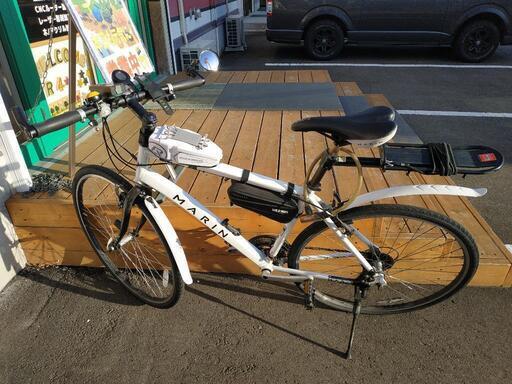 クロスバイク ホワイト6段ギア 前後タイア交換済み 横浜駅