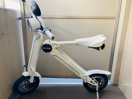 BLAZE SMART EV　電動原付バイク 人気色ホワイト
