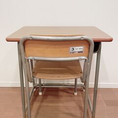 【ネット決済・配送可】学校の机と椅子①