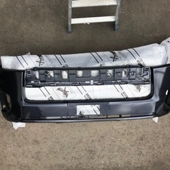 ハイエース　6型　フロントバンパー　カラーNO220