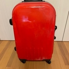 スーツケース赤ハードケース