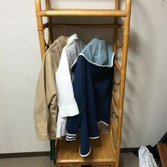 ラタン製洋服掛け