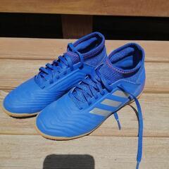 adidasジュニアサッカーシューズ