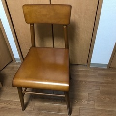 この椅子探しています。