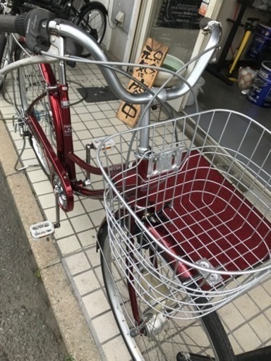 ワインレッドの26インチ とても綺麗なママチャリ 中古です