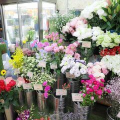 珍しく新鮮な切り花が特徴のお花屋さんで一緒に働いてみませんか