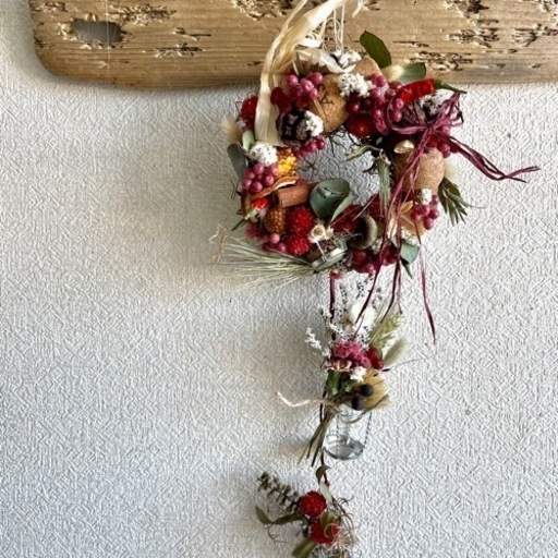 花々と木ノ実とコルクのリース 花々と木ノ実とコルクリース