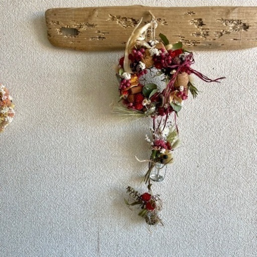 花々と木ノ実とコルクのリース 花々と木ノ実とコルクリース