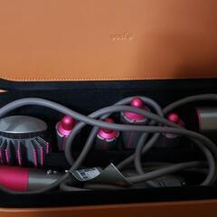 ほぼ未使用　ダイソン：ドライヤー