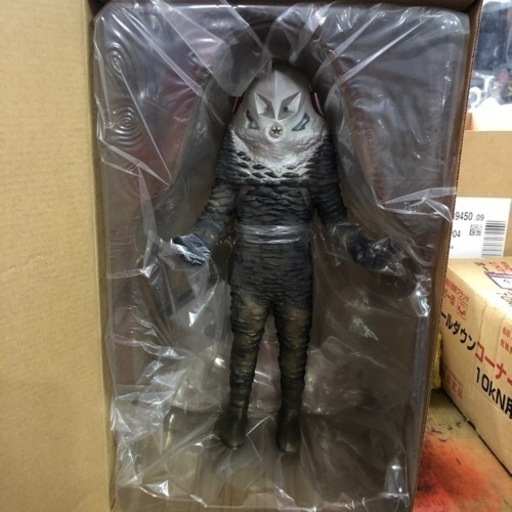 ジャイアントザラブ星人完成品フィギュア