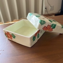 陶器の重箱？小物