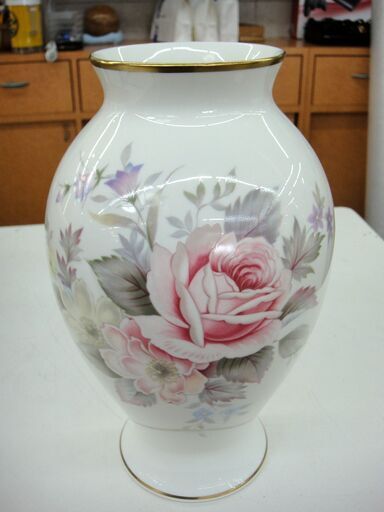 93 NARUMI ナルミ フラワーモチーフ 花瓶 フラワーベース ボーンチャイナ 未使用品  １４３