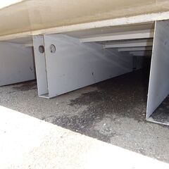 今週処分予定！お早めに！縞鋼板製 2分割式スロープ 幅1.800㎜　最大高さ400㎜ 重量（大140㎏、小120㎏）合計26㎏　中古品