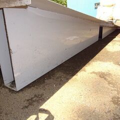 今週処分予定！お早めに！縞鋼板製 2分割式スロープ 幅1.800㎜　最大高さ400㎜ 重量（大140㎏、小120㎏）合計26㎏　中古品
