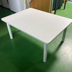 ● 白いセンターテーブル