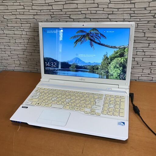 富士通 LIFEBOOK AH42/K FMVA42KW2 15.6インチ | monsterdog.com.br