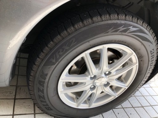 日産ノート スタッドレスタイヤ(ホイル付)185/70R14
